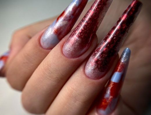 Nails by Roxana Lăzărescu