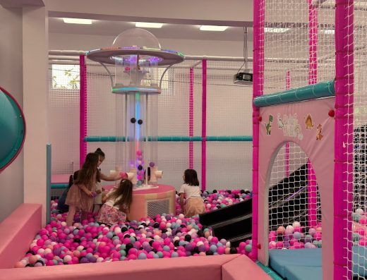 RICHIE’S WORLD SRL spatiu de joaca copii in Militari Residence Chiajna,Roșu